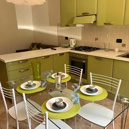 Apartment Casa Athena, Ampio Bilocale Vicino Gardaland Castelnuovo del Garda