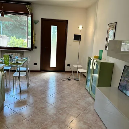 Casa Athena, Ampio Bilocale Vicino Gardaland *