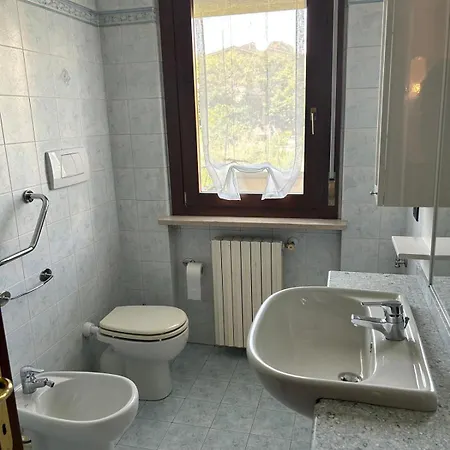 Casa Athena, Ampio Bilocale Vicino Gardaland Apartment *